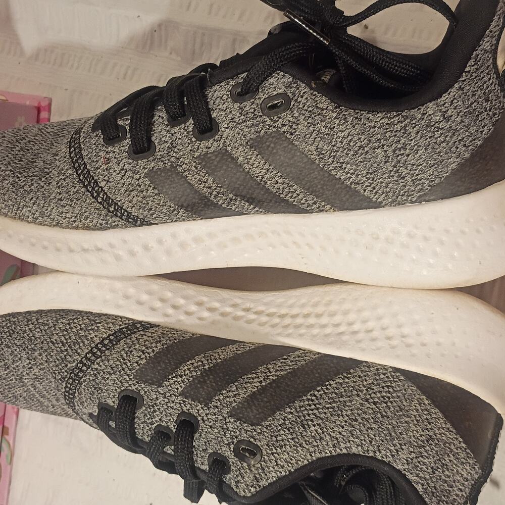Black And Grey Unisex Adidas Sneakers Size 7 Style Code FYY822